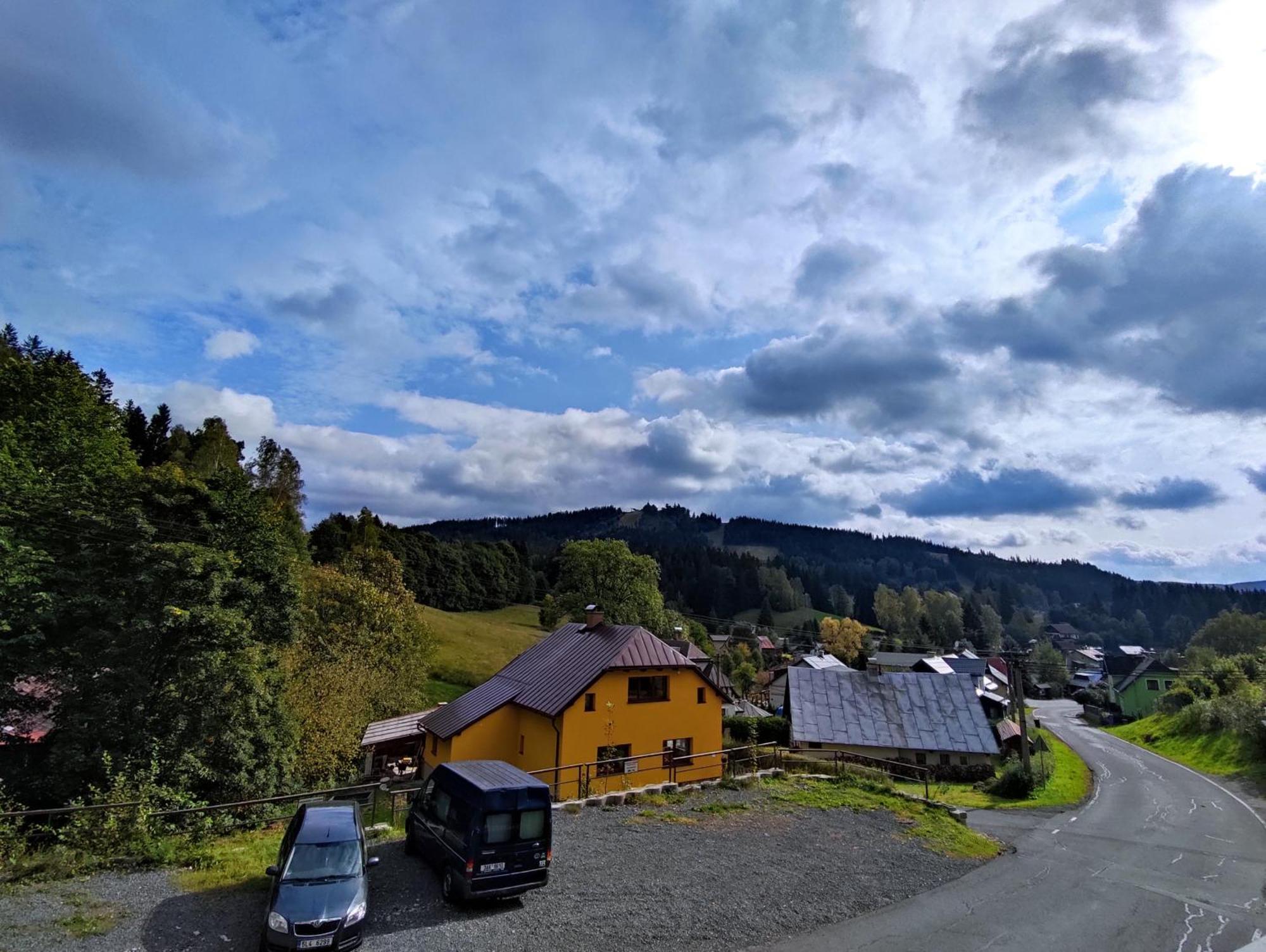 Penzion Sally Albrechtice v Jizerskych horach Exteriör bild